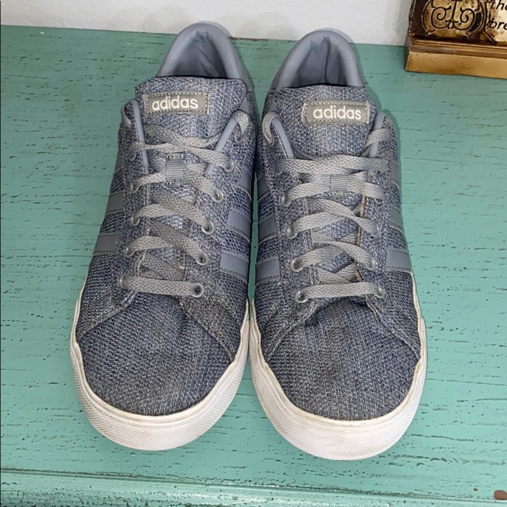 GREY ADDIDA SNEAKERS